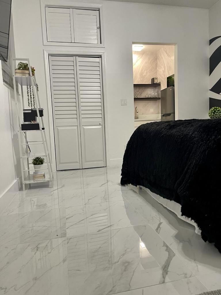 Cozy Studio, Prime Location, Remodeled, 1 Parking West Palm Beach Esterno foto