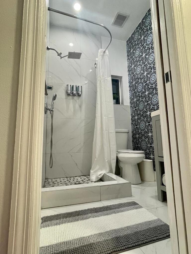 Cozy Studio, Prime Location, Remodeled, 1 Parking West Palm Beach Esterno foto