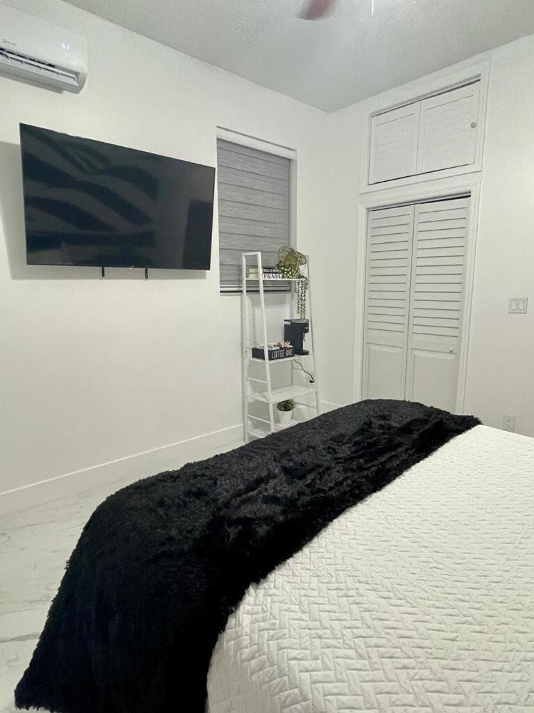Cozy Studio, Prime Location, Remodeled, 1 Parking West Palm Beach Esterno foto